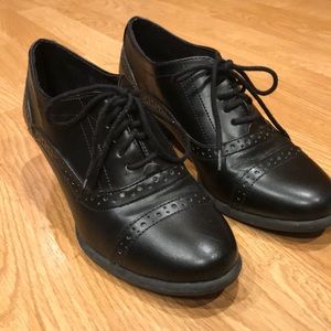 Comfortplus by Predictions Oxford Heels (black)